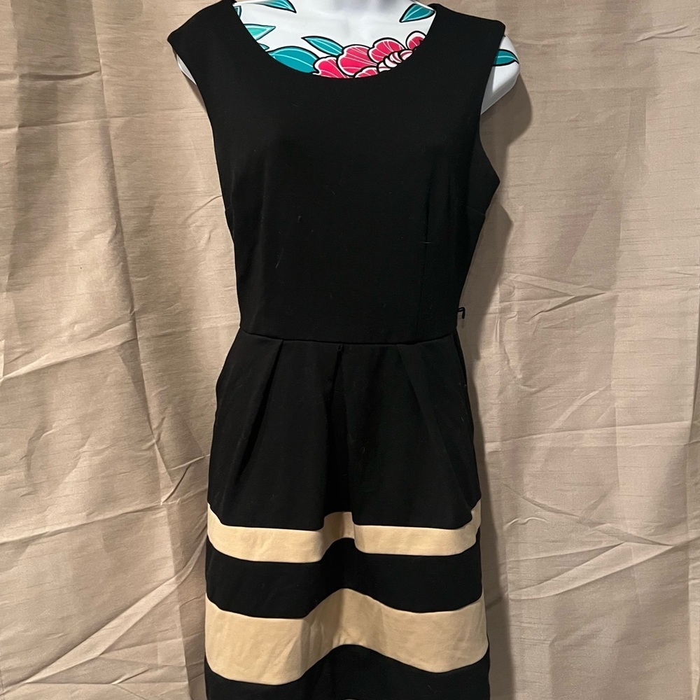 Byer California Cap Sleeve Black Beige Nude Stripe Dress with Pockets